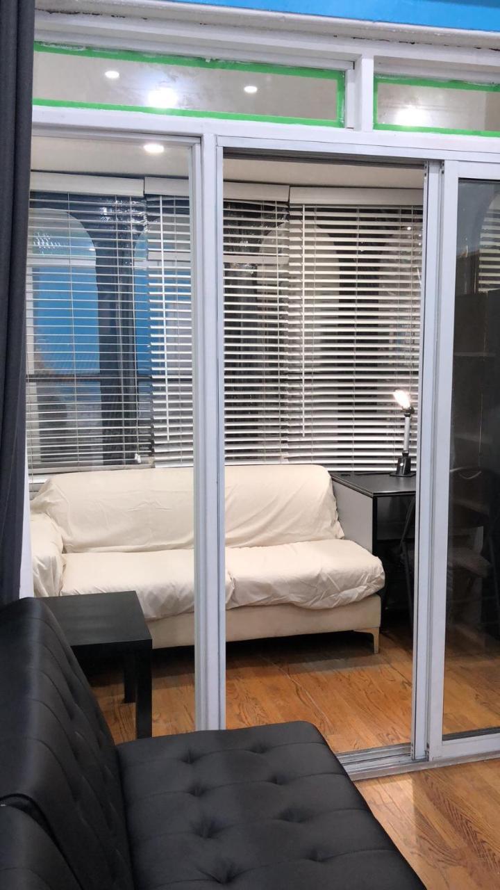 Guest House On The Carlton Street. 토론토 외부 사진