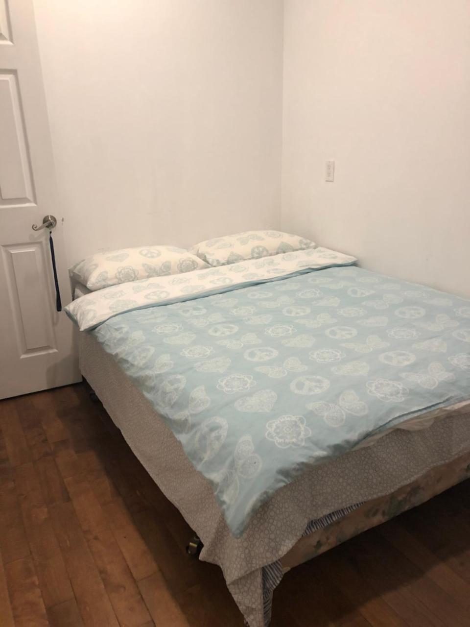 Guest House On The Carlton Street. 토론토 외부 사진